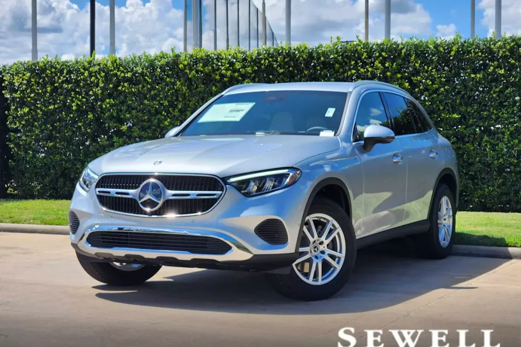 2026 Mercedes Benz GLC 300 photo 1
