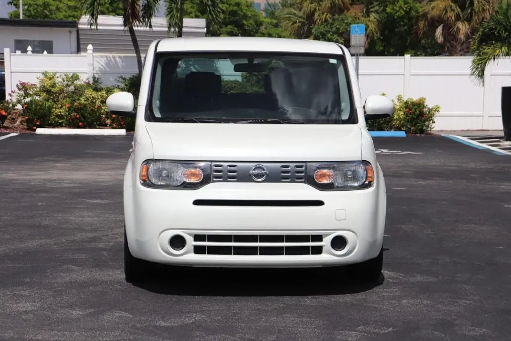 2010 Nissan Cube S photo 1