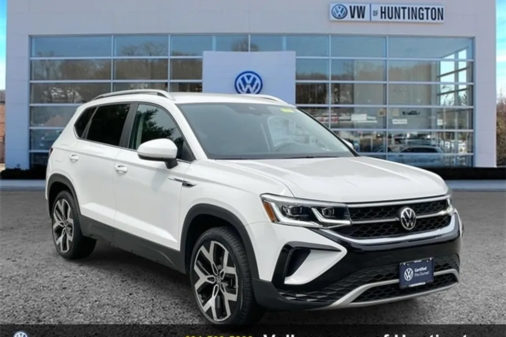 2022 Volkswagen Taos SEL photo 1
