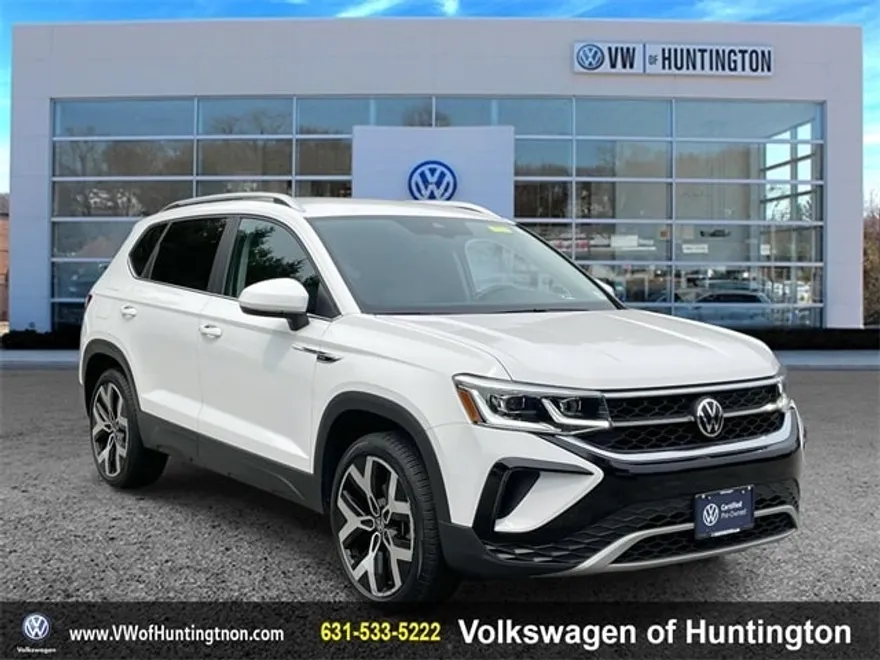 2022 Volkswagen Taos SEL photo 1