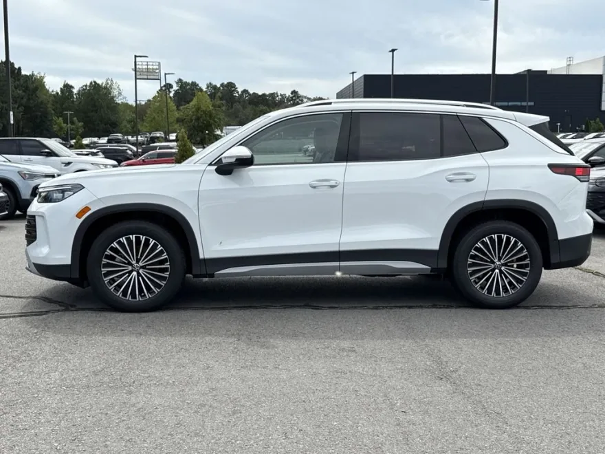 2025 Volkswagen Tiguan S photo 1
