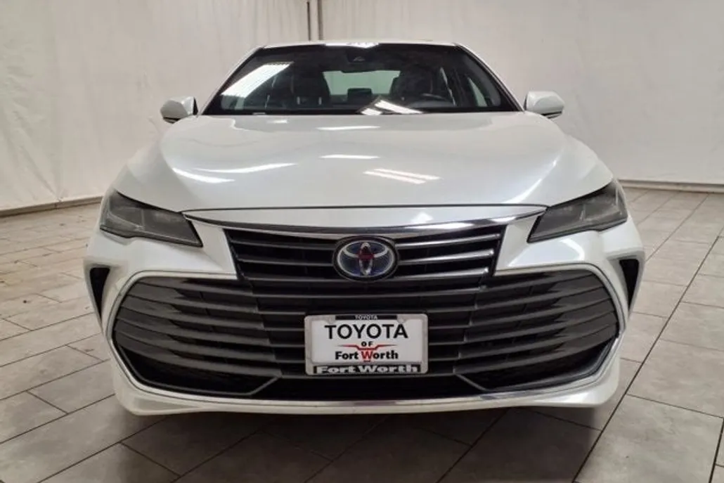 2021 Toyota Avalon Hybrid Limited photo 1