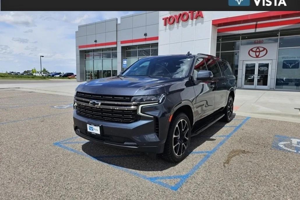 2022 Chevrolet Suburban RST photo 1