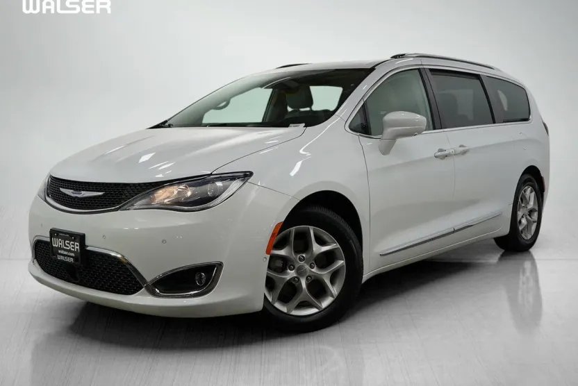 2018 Chrysler Pacifica Touring Plus photo 1