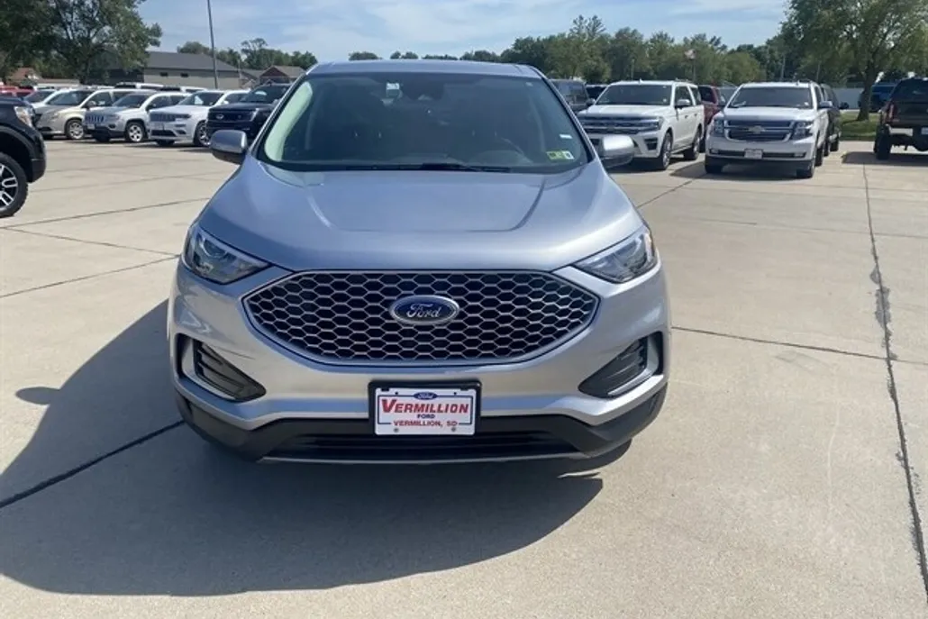 2023 Ford Edge SEL photo 1