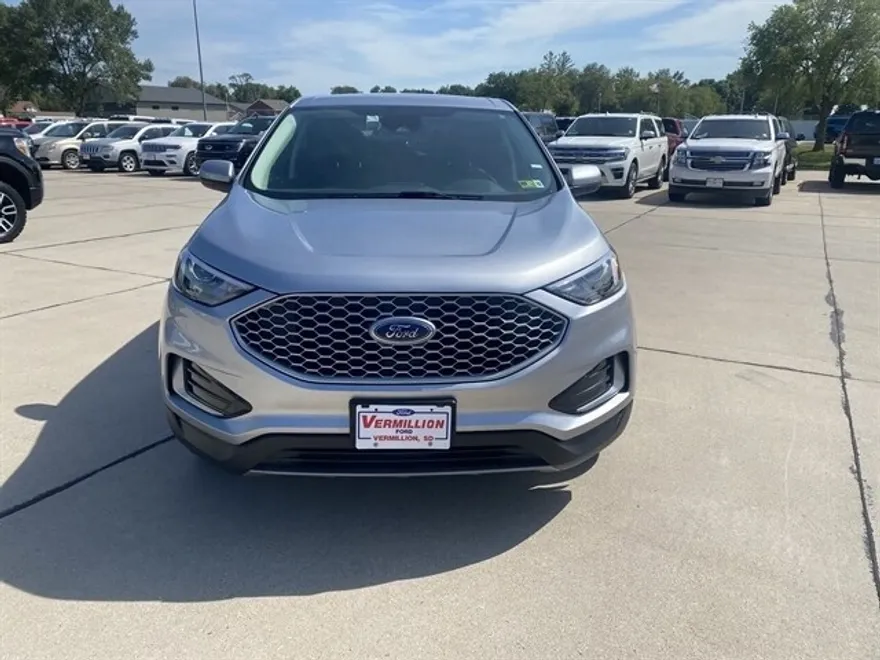 2023 Ford Edge SEL photo 1