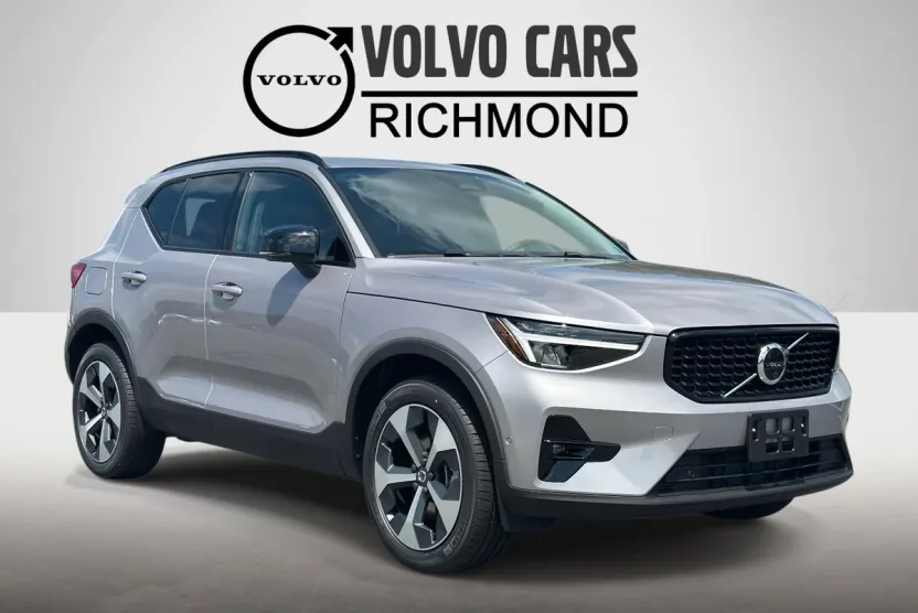 2026 Volvo XC40 Plus photo 1