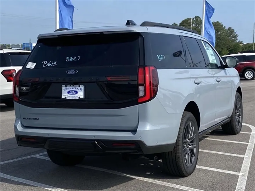 2025 Ford Expedition Platinum photo 1