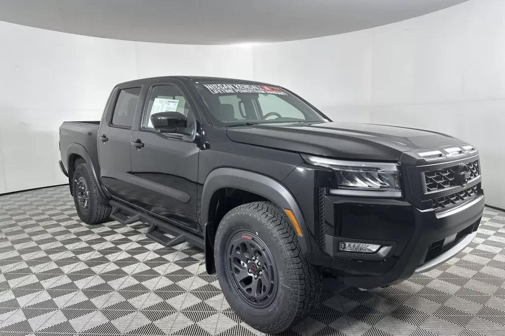 2025 Nissan Frontier PRO-4X photo 1