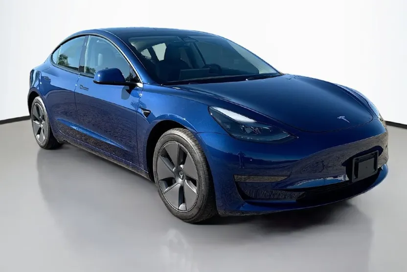 2023 Tesla Model 3 photo 1