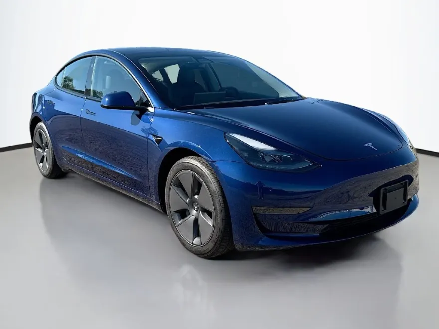 2023 Tesla Model 3 photo 1