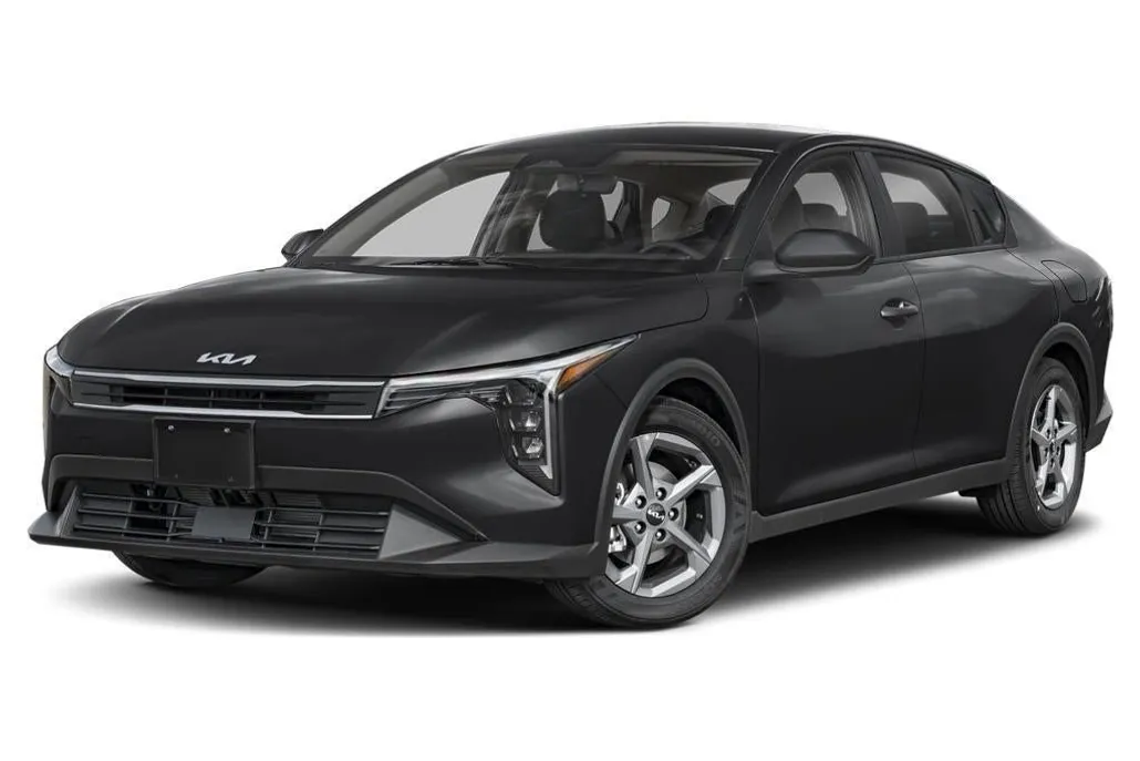2025 Kia K4 LXS photo 1