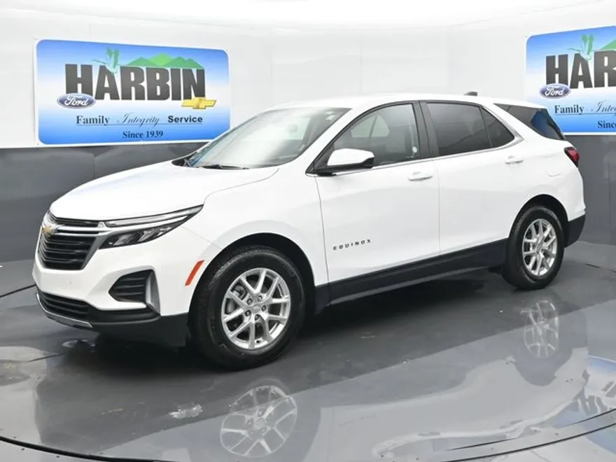 2024 Chevrolet Equinox LT photo 1
