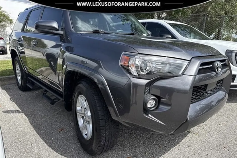 2022 Toyota 4Runner SR5 photo 1