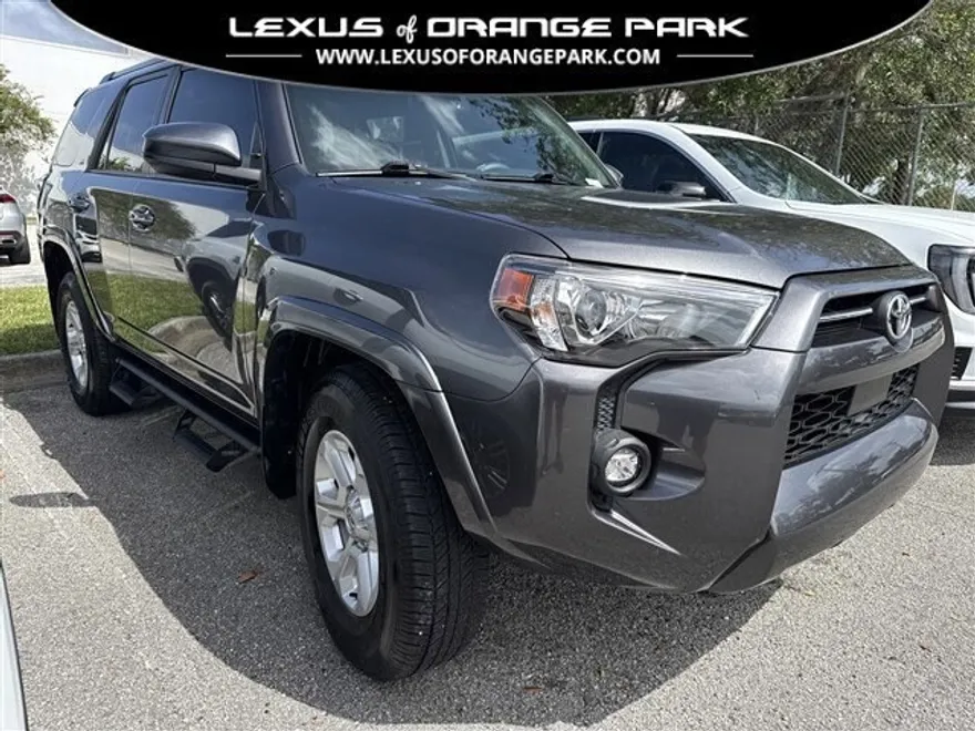 2022 Toyota 4Runner SR5 photo 1