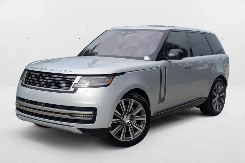 2023 Land Rover Range Rover SE photo 1