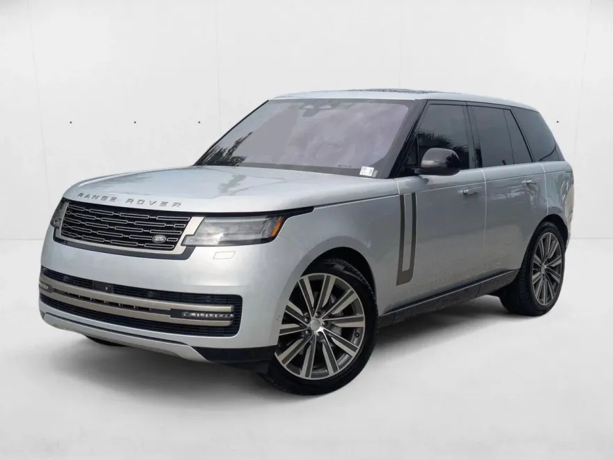2023 Land Rover Range Rover SE photo 1