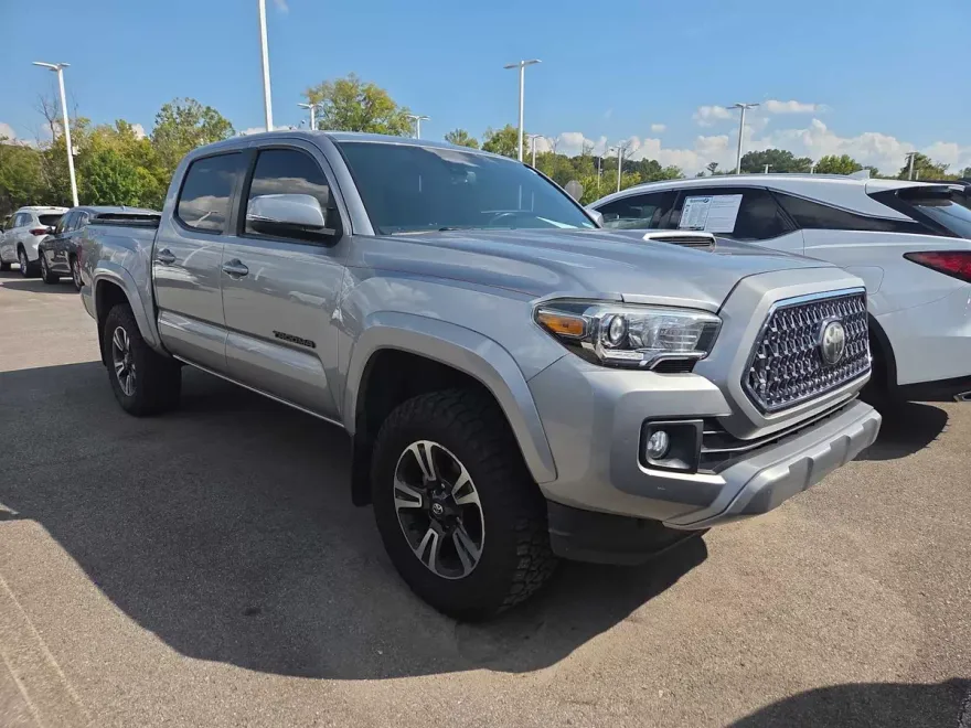 2019 Toyota Tacoma TRD Sport Double Cab V6 photo 1
