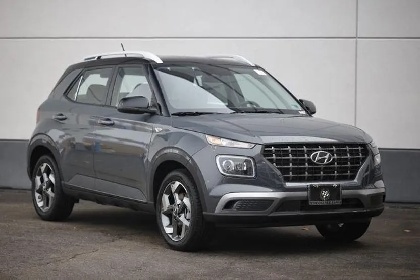 2025 Hyundai Venue Limited photo 1