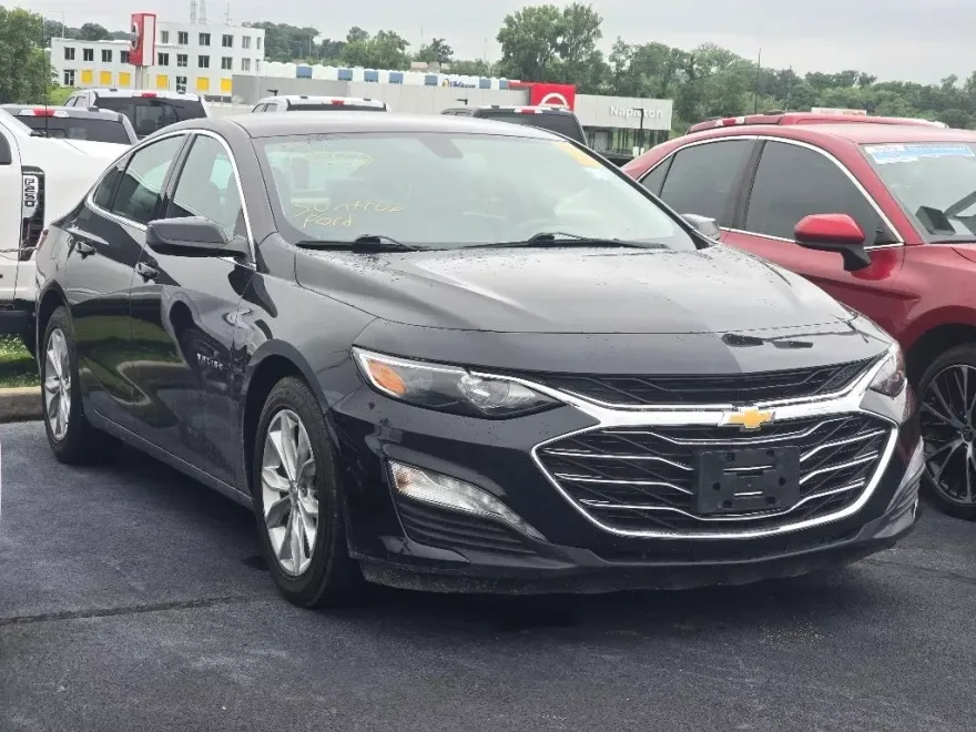 2022 Chevrolet Malibu 1LT photo 1
