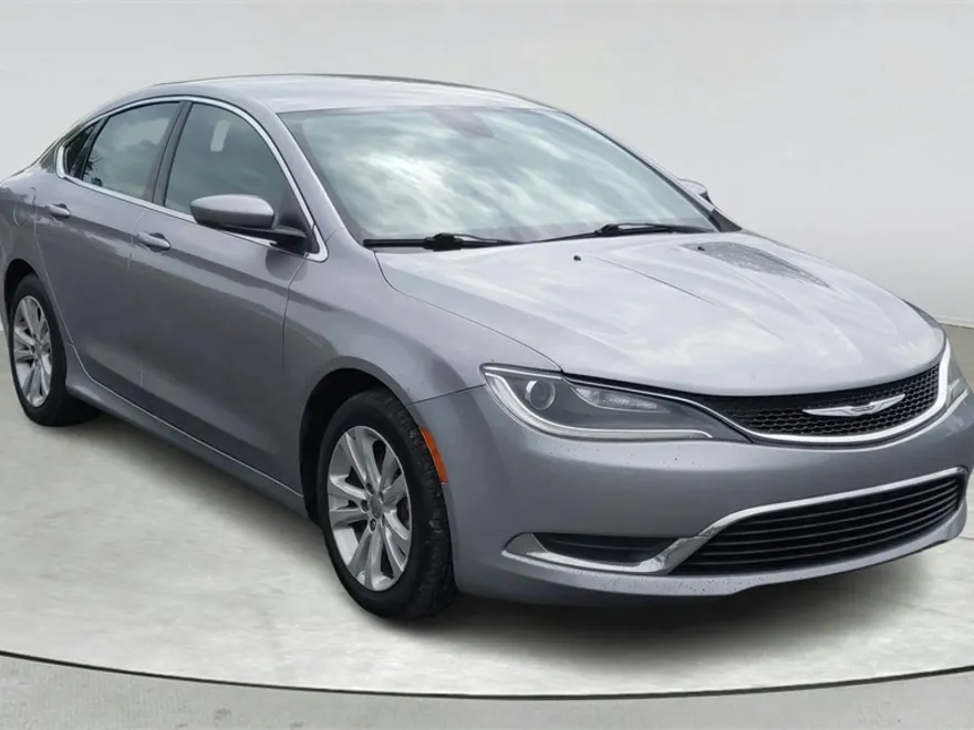 2017 Chrysler 200 Limited photo 1