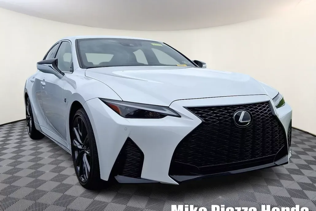 2023 Lexus IS 350 F SPORT photo 1