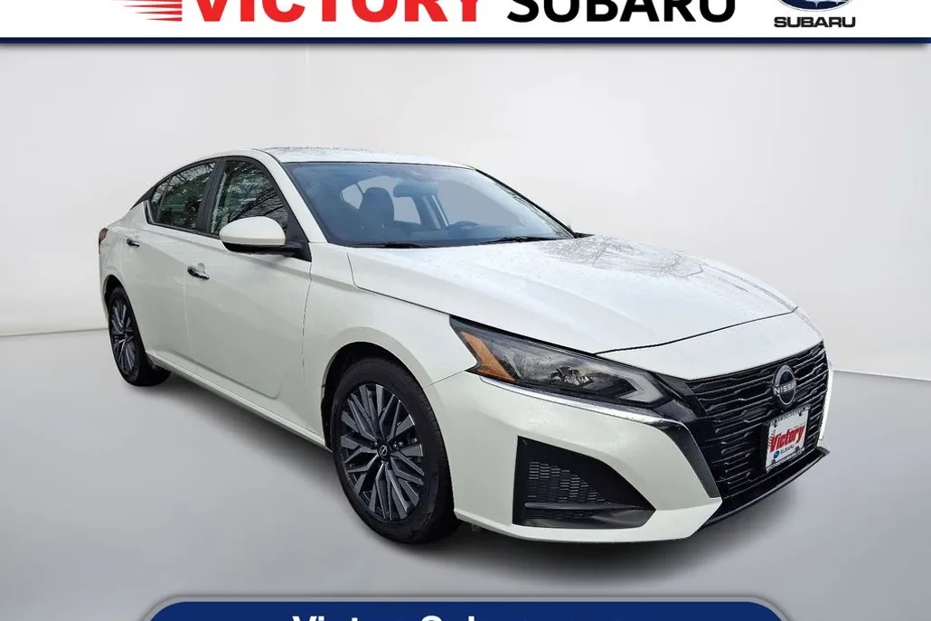 2023 Nissan Altima 2.5 SV photo 1