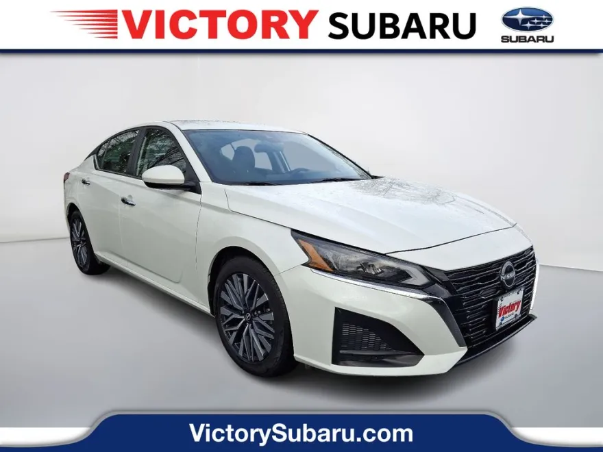 2023 Nissan Altima 2.5 SV photo 1