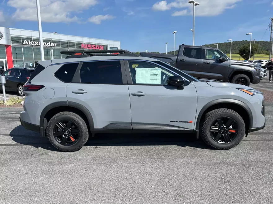 2026 Nissan Rogue SV photo 1