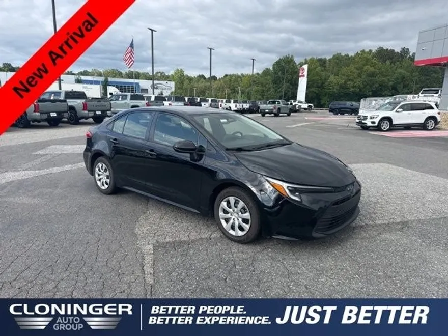 2023 Toyota Corolla Hybrid LE photo 1