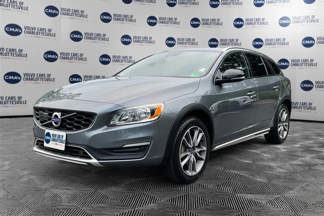 2018 Volvo V60 Cross Country T5 AWD photo 1