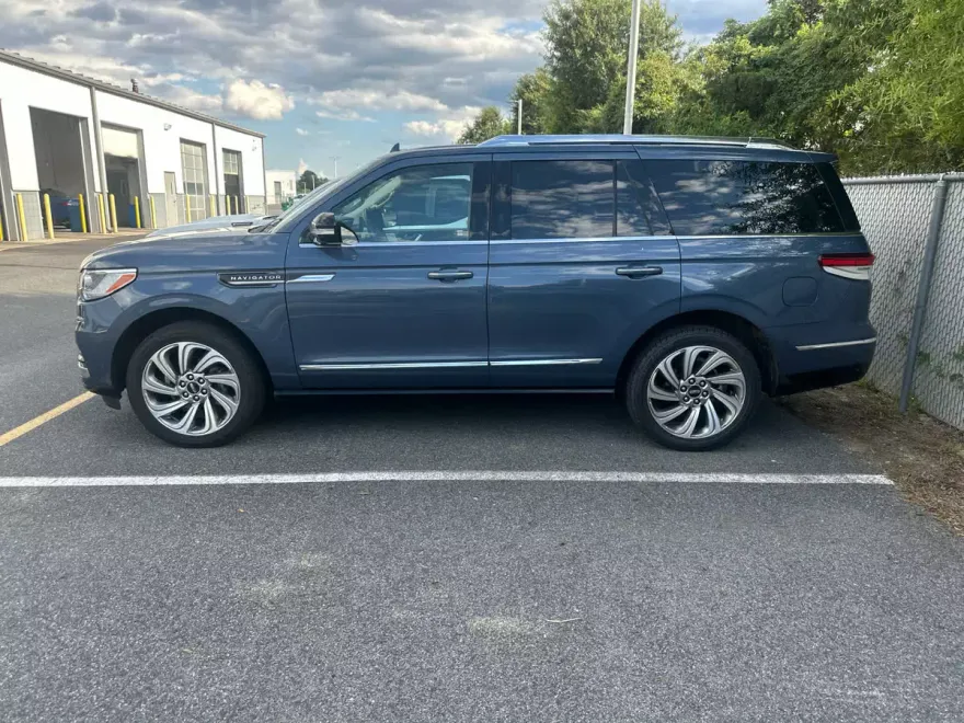 2022 Lincoln Navigator Reserve photo 1
