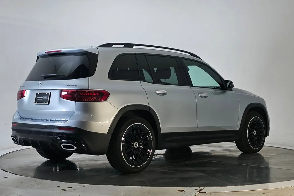 2025 Mercedes Benz GLB 250 4MATIC photo 1