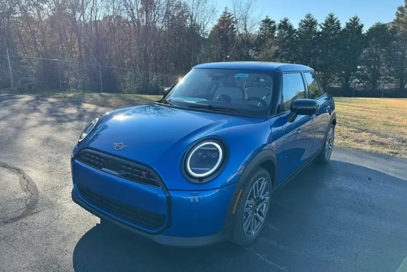2025 Mini Cooper 4 Door Hardtop S photo 1