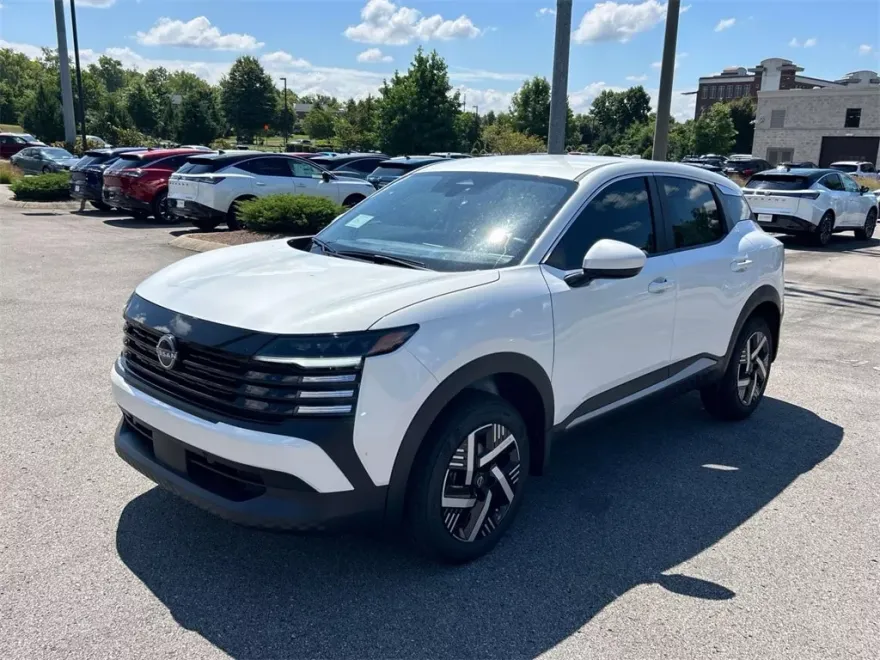 2025 Nissan Kicks SV photo 1