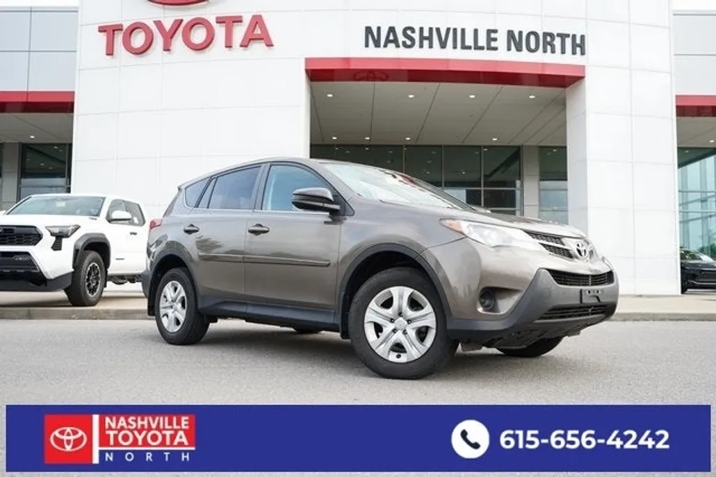 2015 Toyota RAV4 LE photo 1