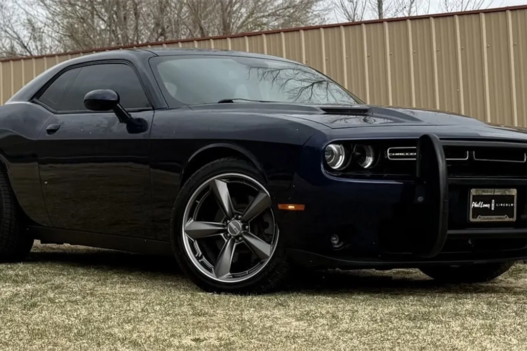 2017 Dodge Challenger GT photo 1