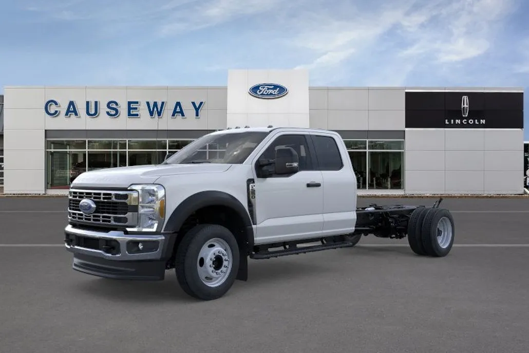 2025 Ford F-550 XL photo 1