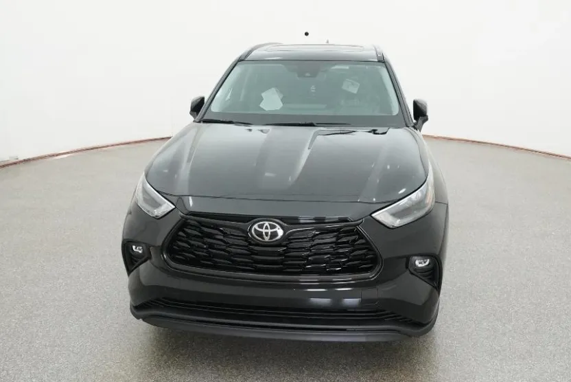 2025 Toyota Highlander Hybrid XLE photo 1