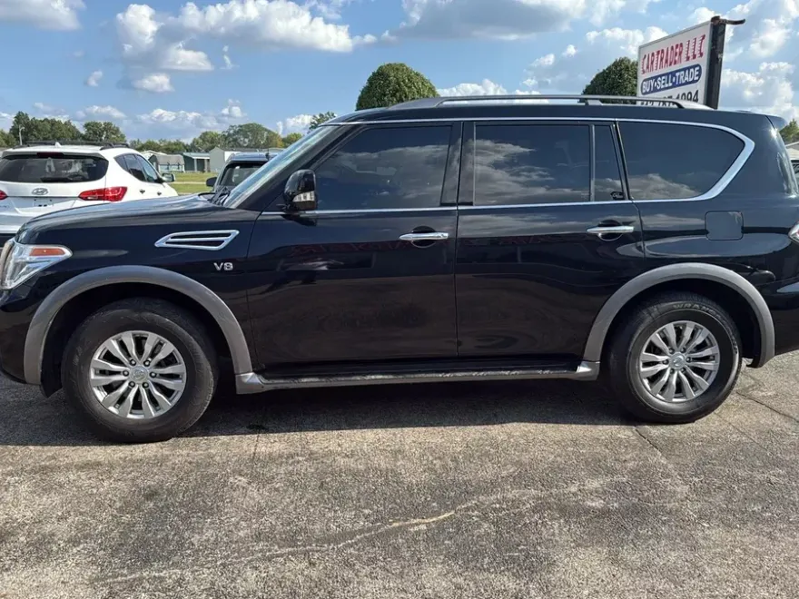 2018 Nissan Armada SV photo 1