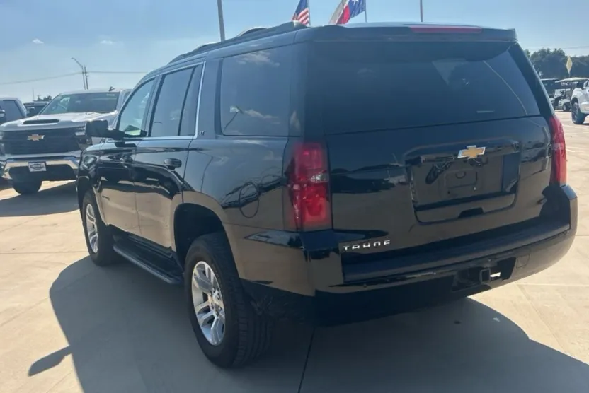 2019 Chevrolet Tahoe LT photo 1