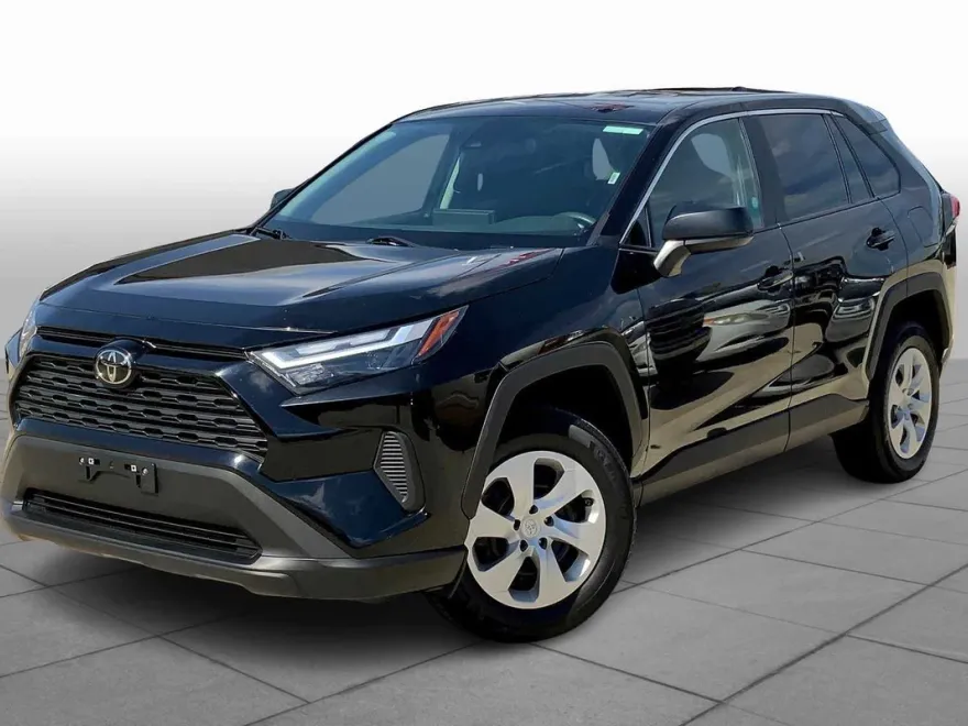 2024 Toyota RAV4 LE photo 1