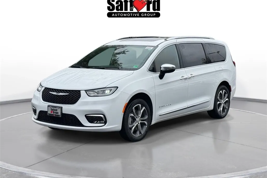 2026 Chrysler Pacifica Pinnacle photo 1