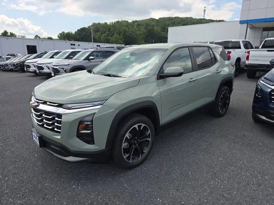 2026 Chevrolet Equinox LT photo 1