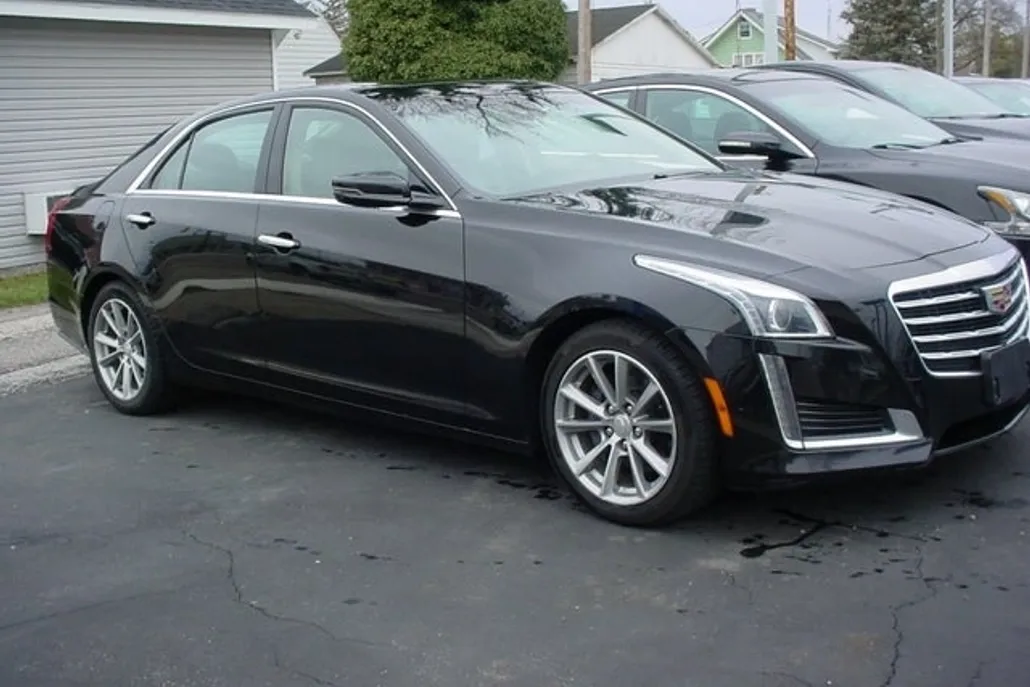 2019 Cadillac CTS Luxury photo 1