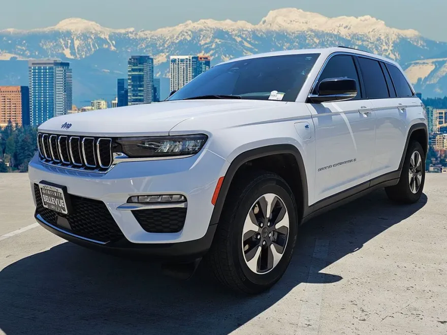 2024 Jeep Cherokee Limited 4xe photo 1