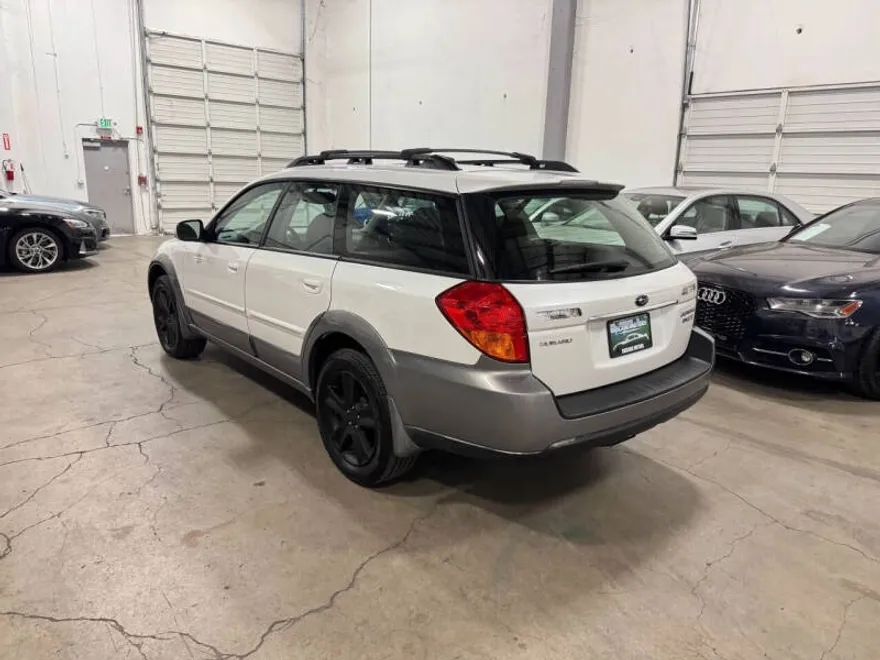 2005 Subaru Outback XT photo 1