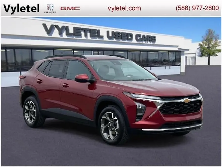 2024 Chevrolet Trax LT photo 1
