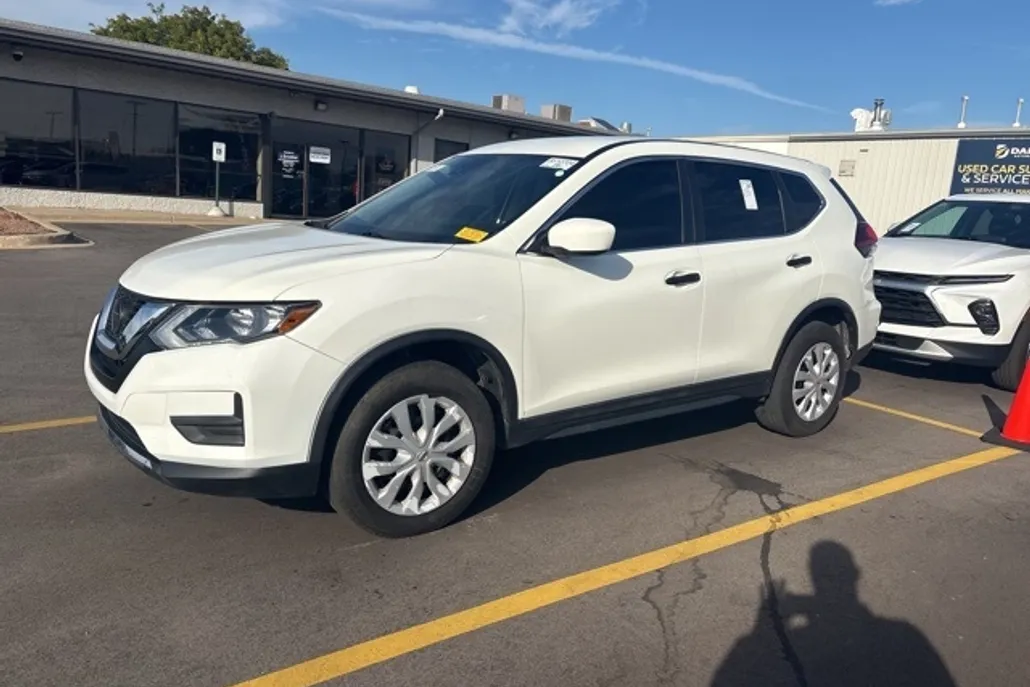2020 Nissan Rogue S photo 1