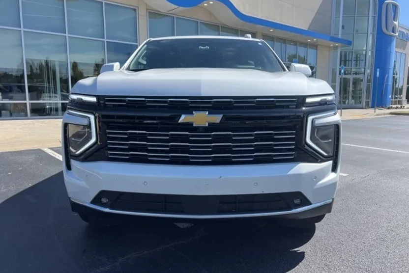 2025 Chevrolet Suburban High Country photo 1